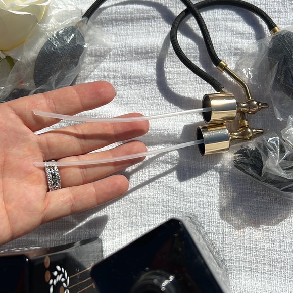 Chic Hollywood Regency Style Hand Painted Austrian Glass Perfume Bottle Atomizer - Picture 16 of 16